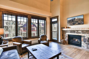 Water House Main Street Retreat: Resort Amenities & Mountain Views